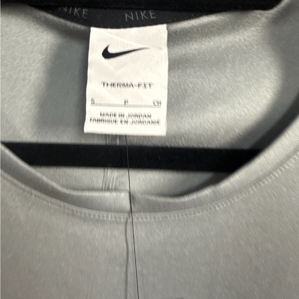 Nike Thermafit Gray Long Sleeve Fitted Training Sweatshirt - Picture 6 of 8
